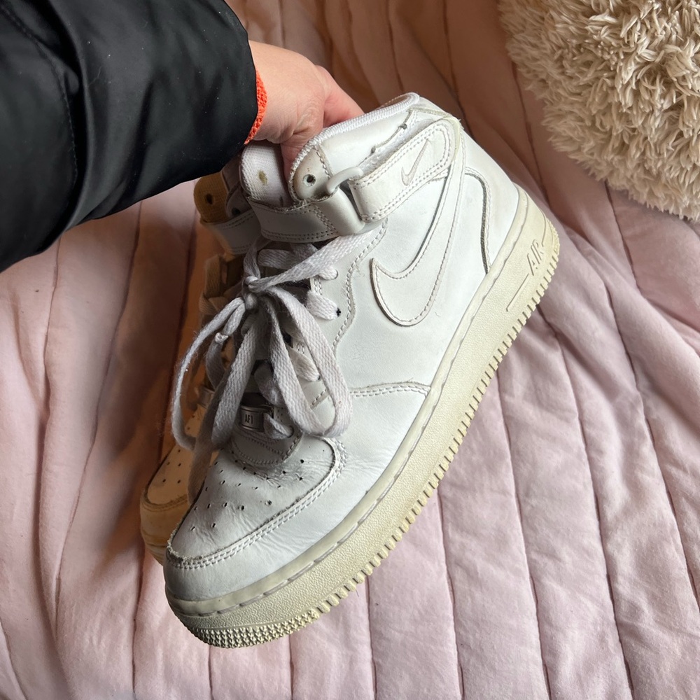 Nike women’s Air Force One Mid Top